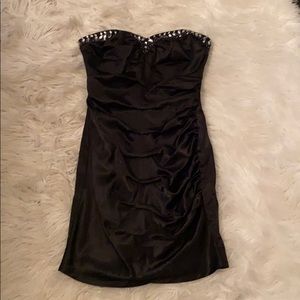 Black sweetheart strapless dress